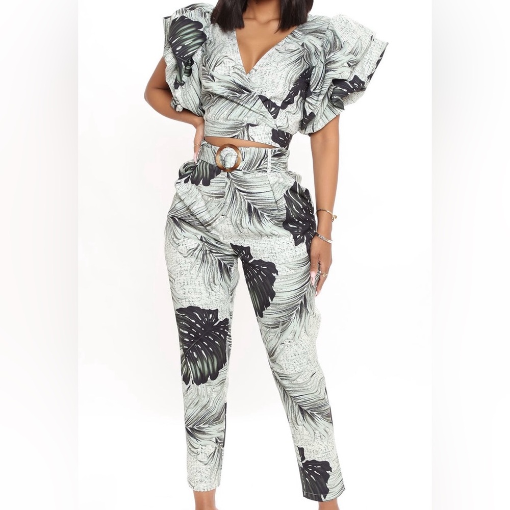 Fashion Nova Big Moves Tropical Pant Set Size Small New